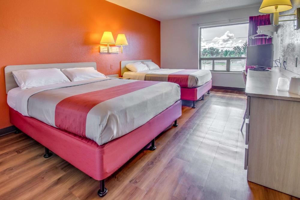 Deluxe Queen Room with Two Queen Beds interior